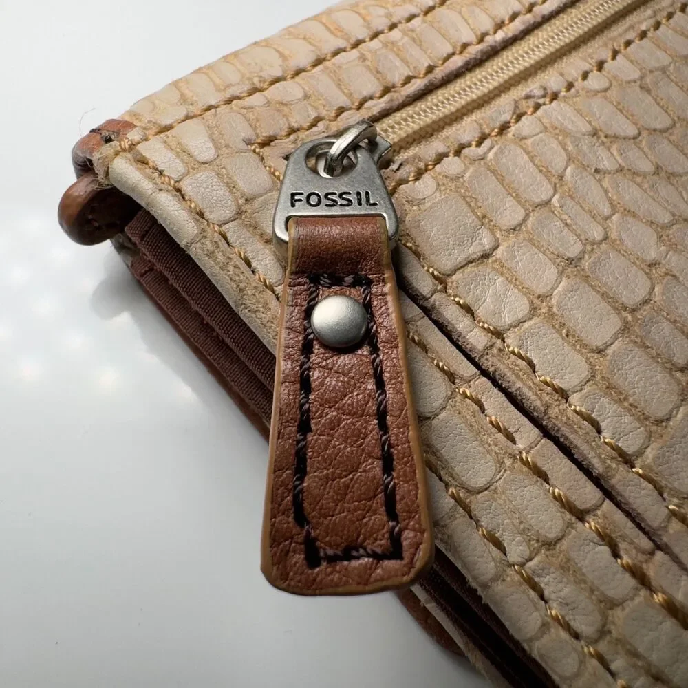 Fossil Wallet Brown Leather Snake Skin Pattern Card Holder Zipper Pockets NWOT